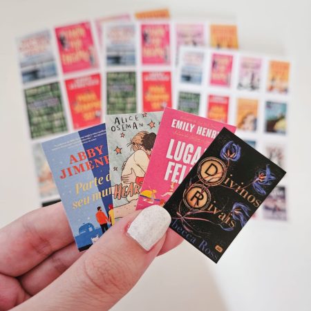 Papel Adesivo 32 Capas de Livros Personalizados